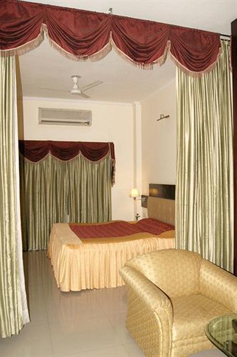 Hotel New Temples Town Varanasi Exterior photo